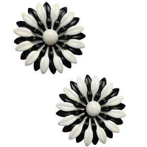 Vintage 1960s Mod Enamel Black White Daisy Clip On Earrings Mid Century Jewelry